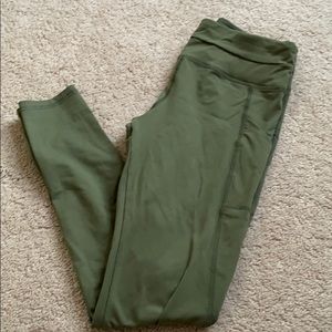 Mesh pocket leggings